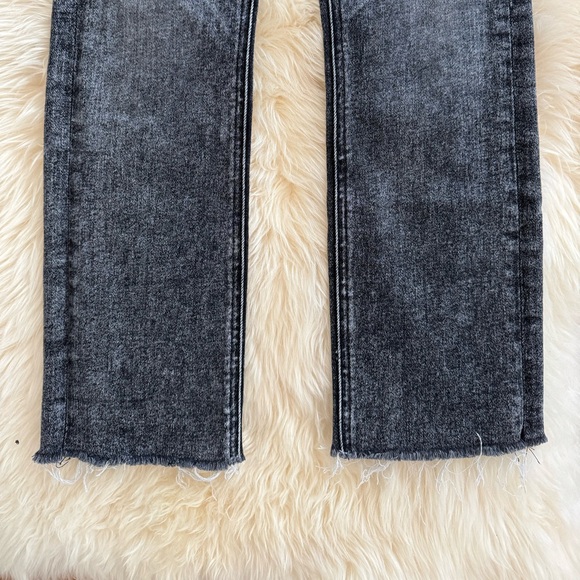 Mother Pixie Dazzler Skimp - Ankle Fray Jeans - Train Stops - Picture 6 of 7